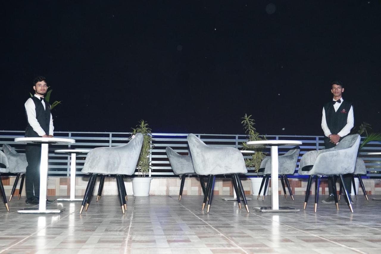 Expomart Inn Greater Noida Ngoại thất bức ảnh
